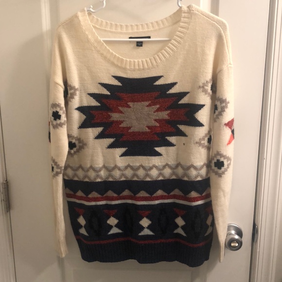 American Eagle Outfitters Sweaters - American Eagle sweater with designs